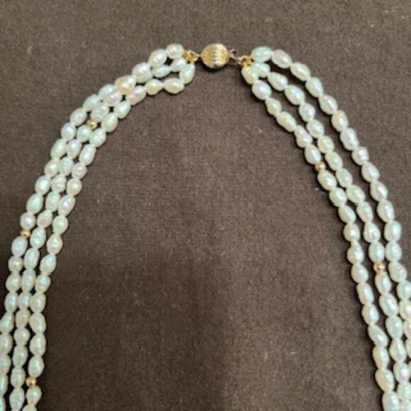 Vintage Freshwater Pearl Triple Strand 24” Necklace 14k Gold Clasp - Picture 2 of 6